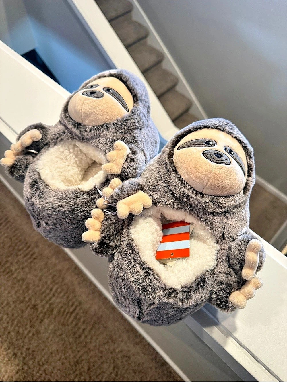Cat & Jack Plush Sloth Slippers Kid’s Size M (2-3) NWT